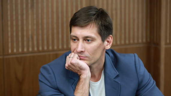 Экс-депутат Госдумы Гудков оштрафован за участие в нежелательной организации