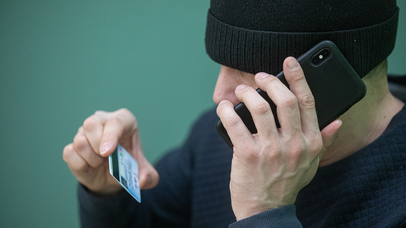 ФСБ призвала ввести ограничения для пользователей IP-телефонии из-за мошенников