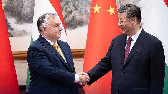 Орбан продолжил челночную дипломатию в Пекине и Вашингтоне