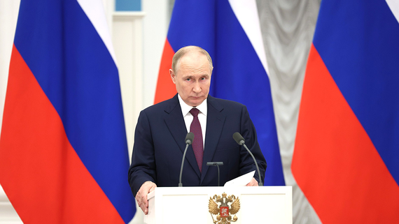 Путин: для государства нет ничего важнее, чем укрепление семьи