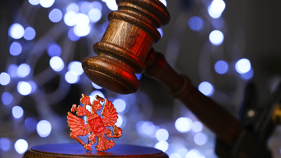 Суды арестовали активы обвиняемых во взятке в 5 млрд рублей экс-полицейских