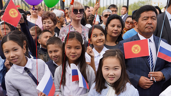 Девять совместных российско-киргизских школ будут рассчитаны на 30 000 учеников