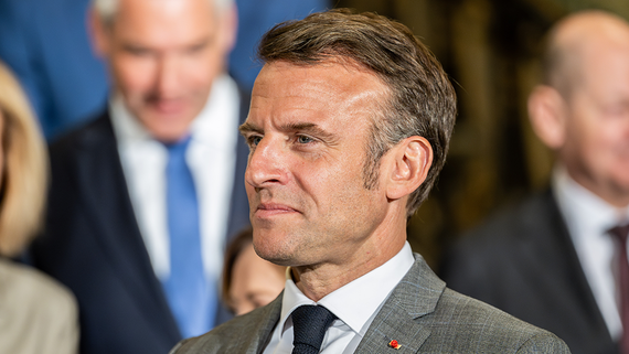 СМИ: Макрон примет отставку премьер-министра и правительства Франции 16 июля