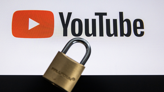 Песков: российские власти не намерены ограничивать доступ к YouTube