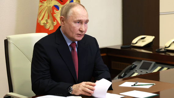 Путин обсудил с членами Совбеза обеспечение ритмичной работы предприятий ОПК