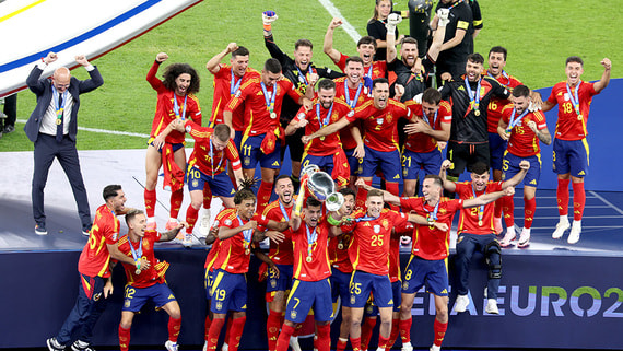 Испания в четвертый раз стала чемпионом Европы, Месси обновил собственный рекорд