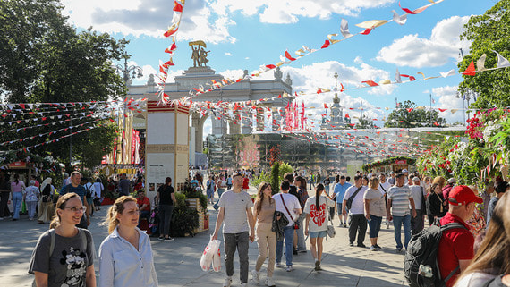 «Лето в Москве»: как жаркий сезон в столице превратился в бесконечный фестиваль
