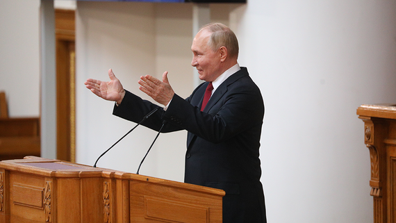 Путин подписал закон об обмене данными между медиками и полицией