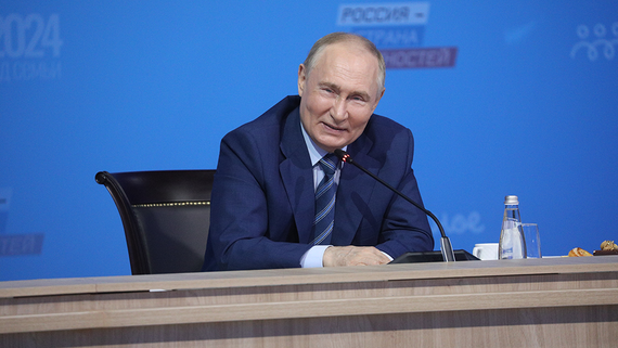 Путин поручил интегрировать новые регионы в реализацию нацпроектов