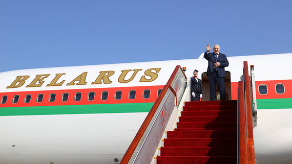 Лукашенко вылетел в Россию на встречу с Путиным