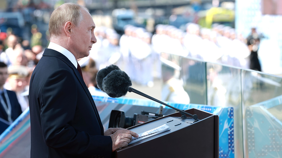 Путин поручил создать Морскую коллегию России