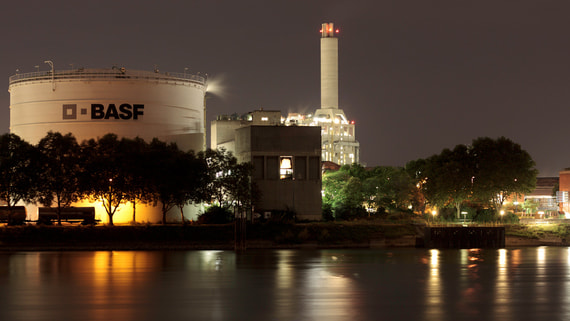 BASF назвала предварительную причину взрыва на химзаводе в Германии