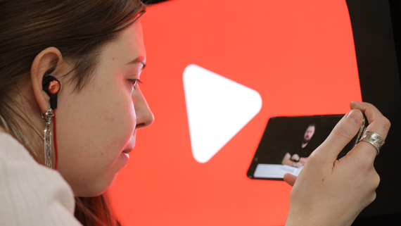 Замедление YouTube пока не приведет к сокращению трат на рекламу у блогеров