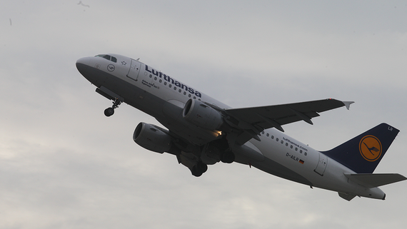 Немецкая Lufthansa приостановила полеты в Израиль до 8 августа