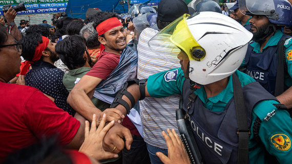 В Бангладеш погибло не менее 300 человек в ходе антиправительственных протестов