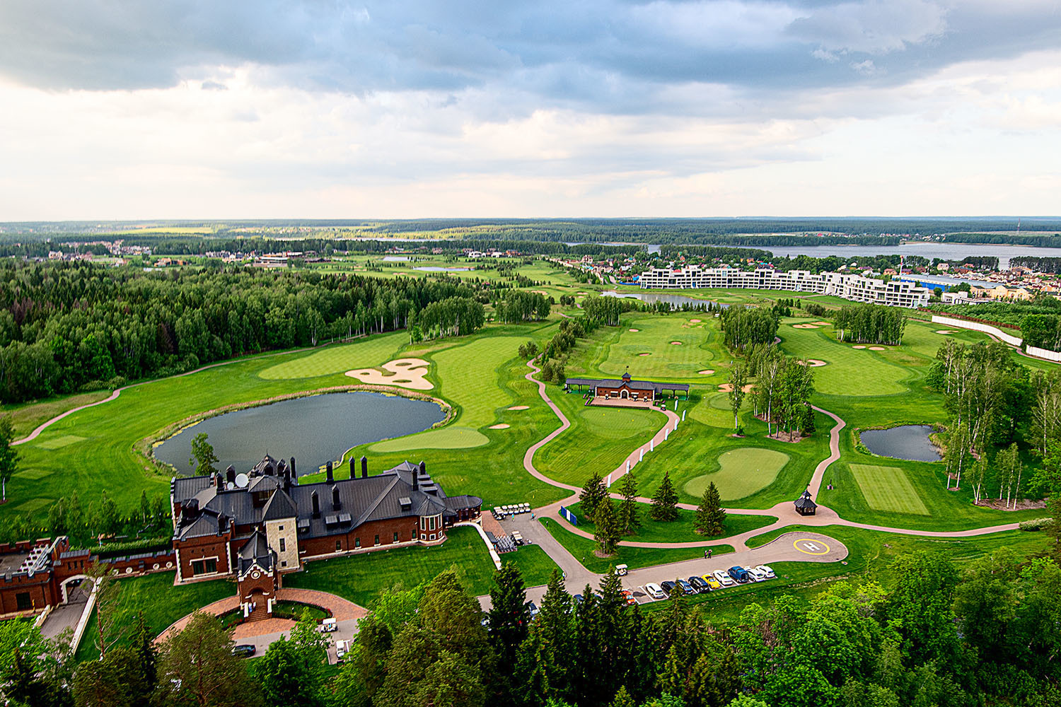 Гольф-клуб «Пестово» с высоты птичьего полета