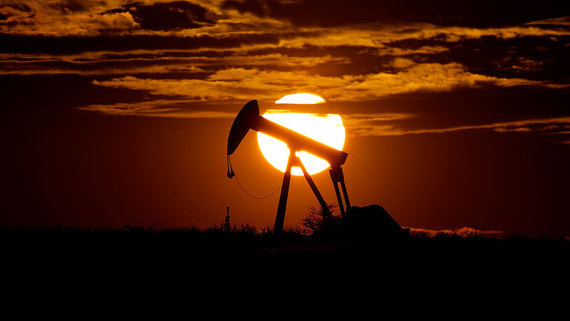 Цена на нефть марки Brent упала ниже $76 за баррель