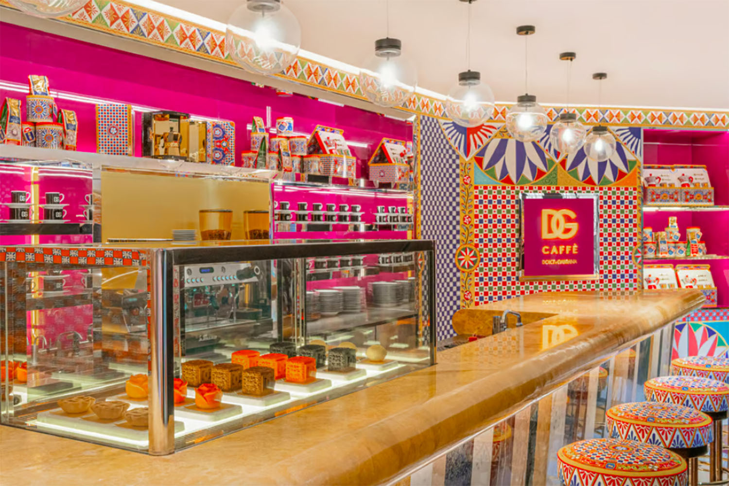 Интерьер кафе Dolce & Gabbana в Шанхае