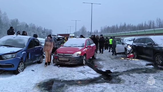 Песков призвал водителей к осторожности после ДТП в Новгородской области