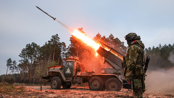 Россия нанесла групповой удар по военному аэродрому и предприятию ВПК Украины