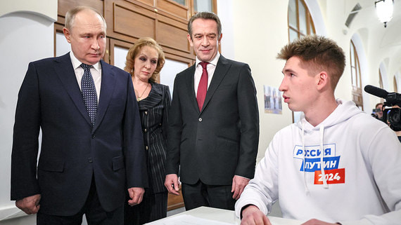 Путин поблагодарил волонтеров своего предвыборного штаба за работу