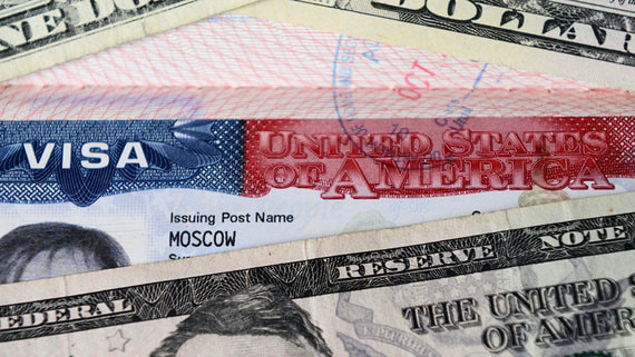 Доля отказов россиянам в туристических визах США выросла почти до 40%