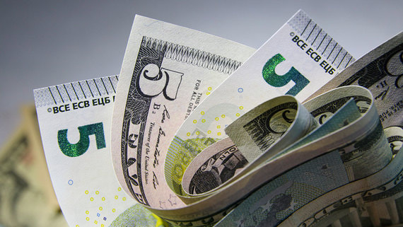 Чистые покупки валюты в рамках бюджетного правила могут достичь 600 млрд рублей