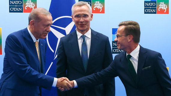 Парламент Турции ратифицировал заявку Швеции на членство в НАТО