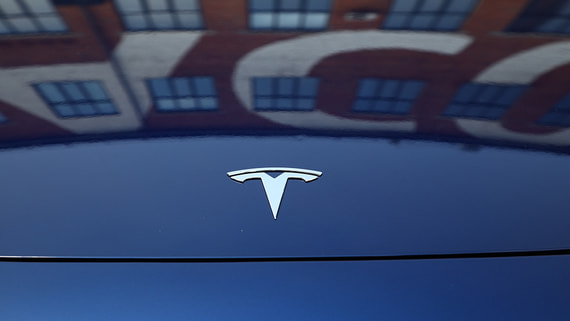 Акции Tesla подешевели на фоне выхода финансового отчета