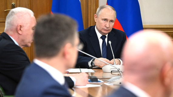 Путин поручил Минтрансу решить вопрос субсидий на авиабилеты для калининградцев