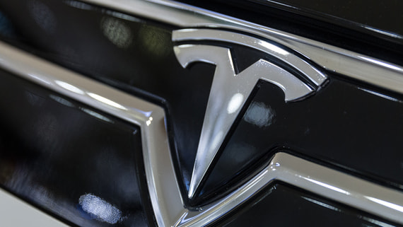 Tesla отзовет около 200 000 машин в США