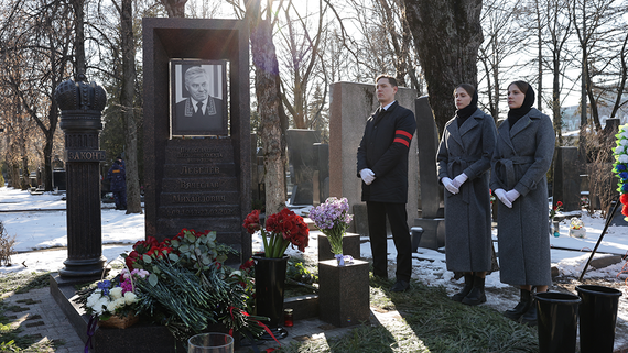 На Новодевичьем кладбище открыли памятник бывшему главе Верховного суда Лебедеву