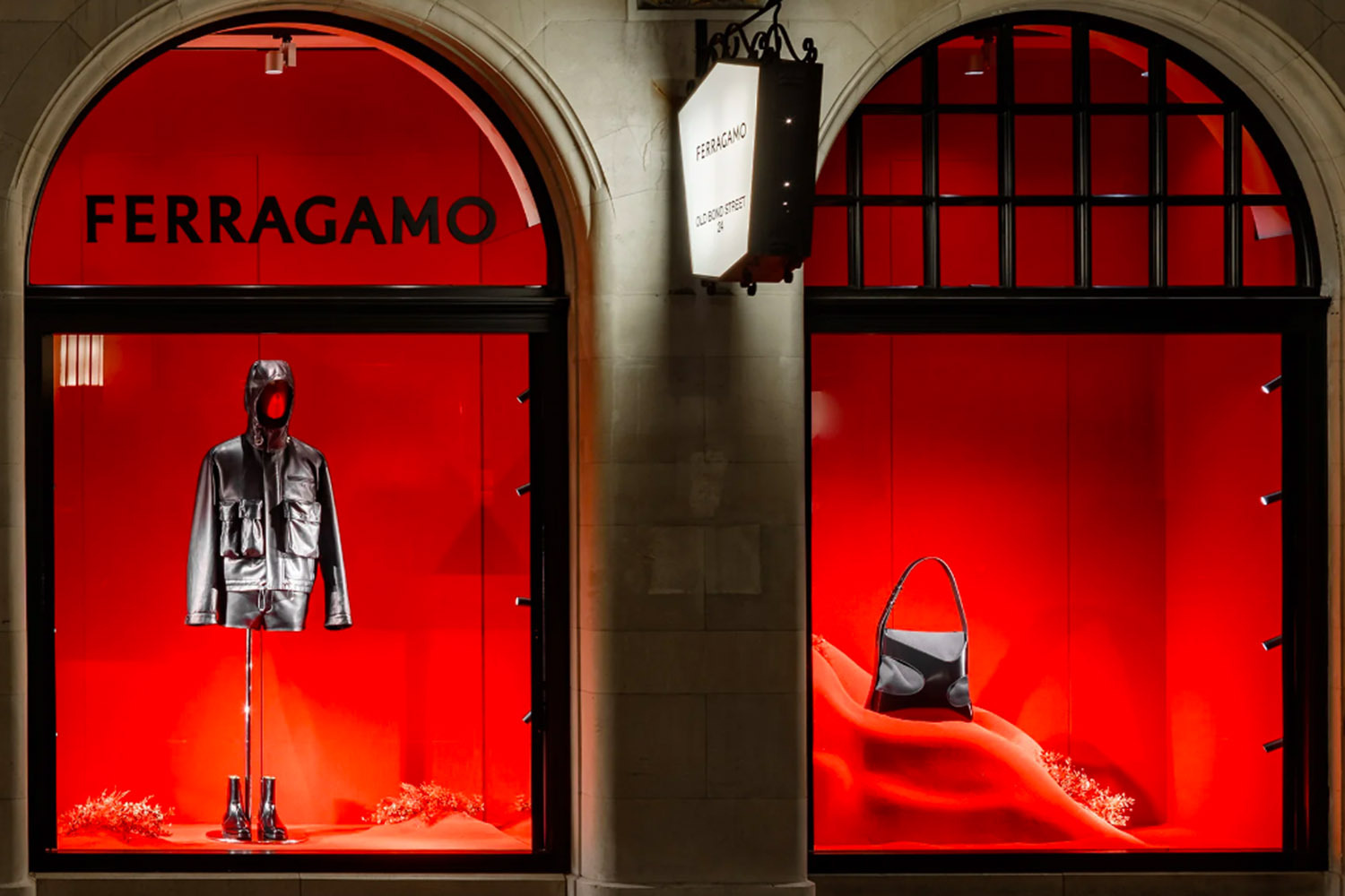 Витрина лондонского бутика Salvatore Ferragamo