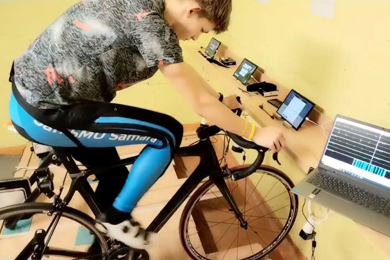 Процесс тестирования велотрико MioBody