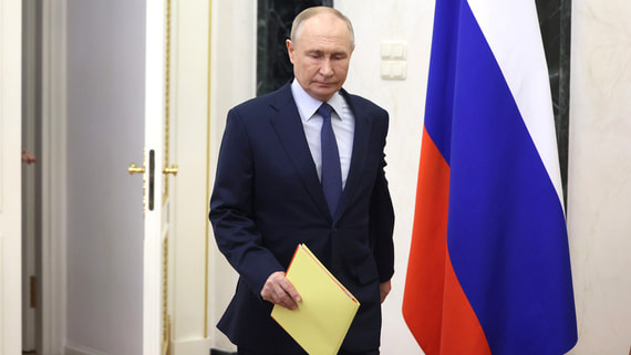 Кремль: Путин будет работать до позднего вечера все майские праздники