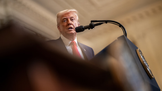Трамп сообщил о возможном послаблении санкций против Сирии