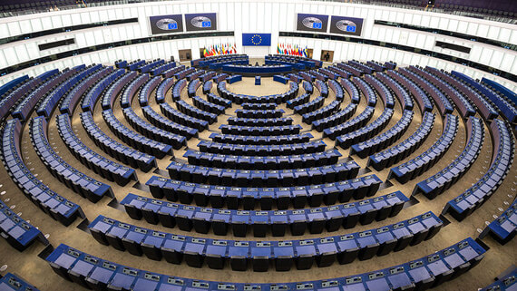 Европарламент начал проверку после поездки депутатов в Москву на 9 мая