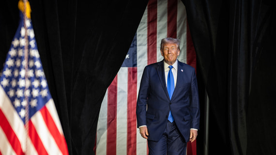 Семья Трампа получила $2 млрд прибыли за месяц от бренда президента