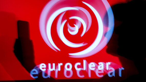 Суд в Москве взыскал с Euroclear Bank около 15 млрд рублей