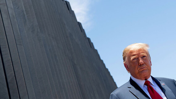 Дональду Трампу разрешили депортировать до 350 000 человек