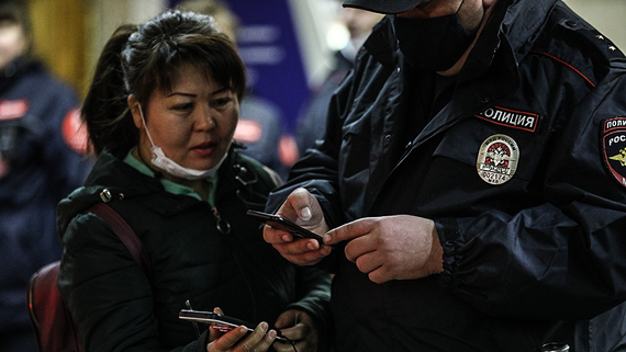 Иностранцев в Москве и Московской области будут контролировать через приложение