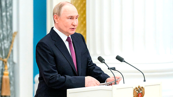 Путин подчеркнул важность сбережения российского народа и его духовности