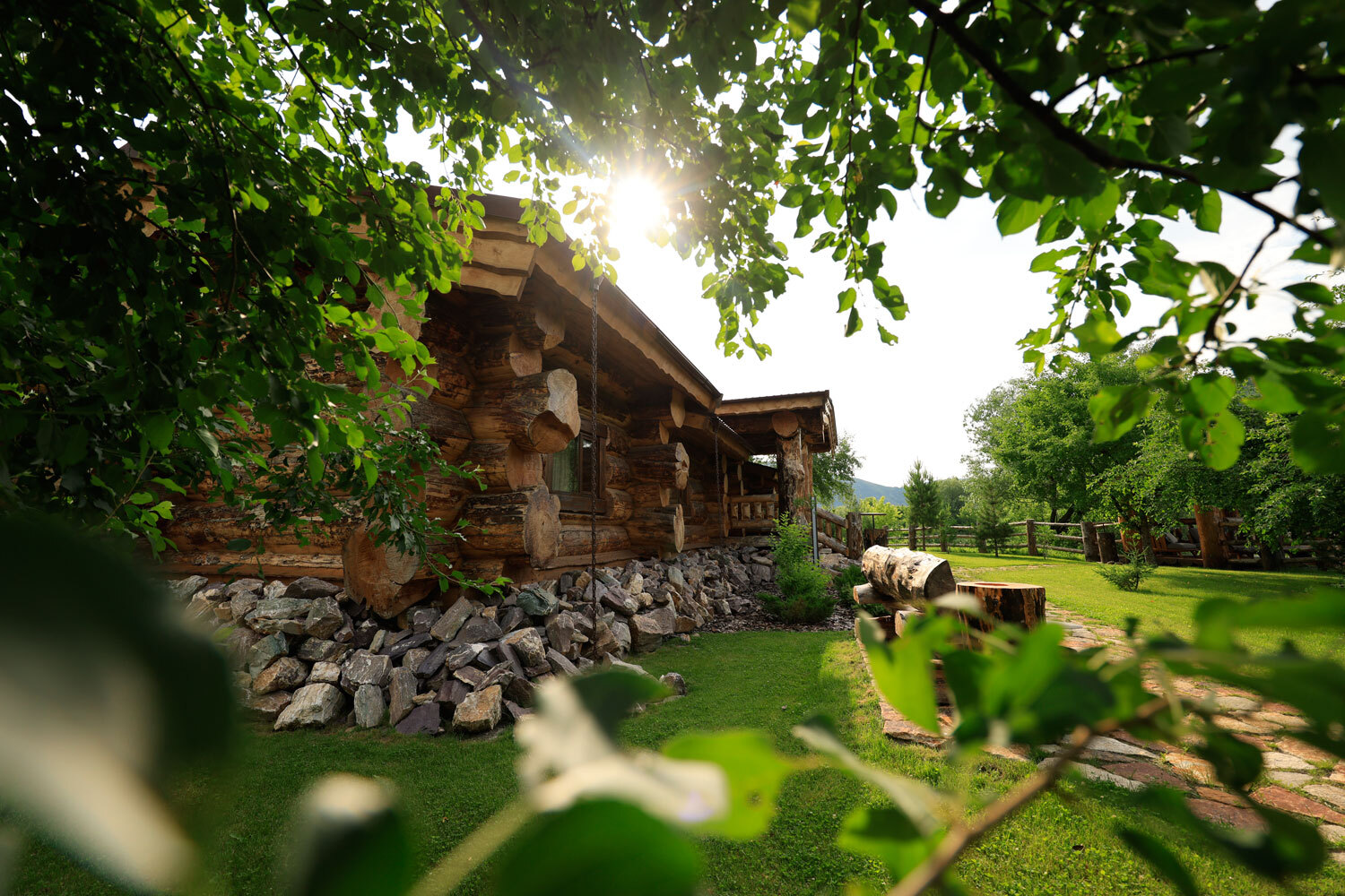 На Алтае открылся отель шале «Вольница»