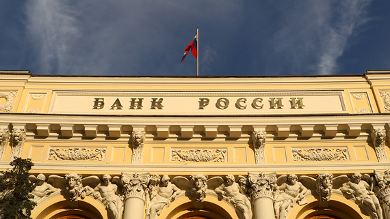 В июле ЦБ рассмотрит снижение ключевой ставки шагом не менее чем на 1 п. п.