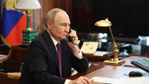 Путин в разговоре с Трампом сообщил о поиске решения украинского конфликта