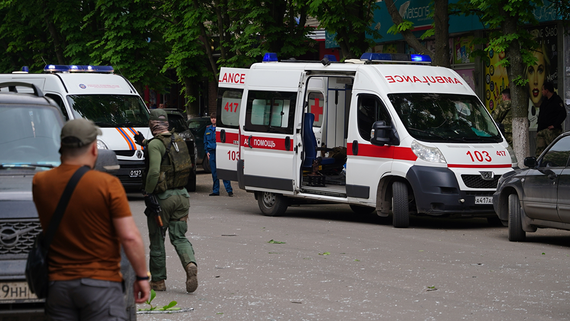 При взрыве в центре Луганска погиб человек