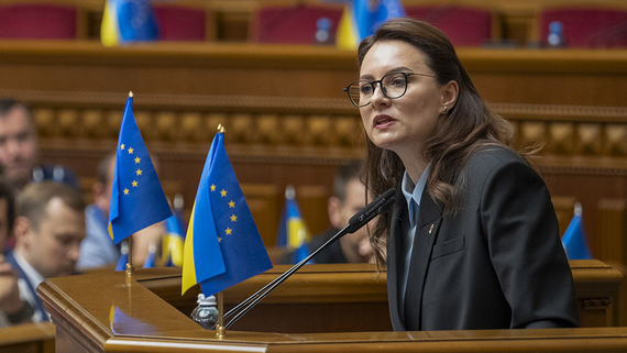 Новый премьер Украины планирует взять кредит у МВФ