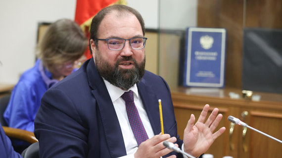 Шадаев заявил о выявлении 56 человек с 1,2 млн активных SIM-карт