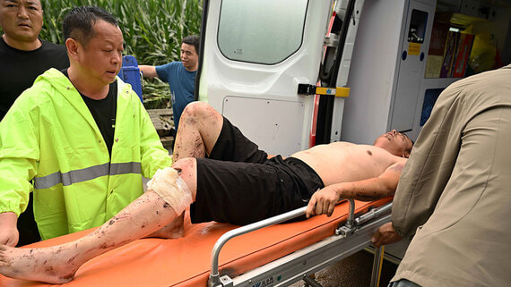 В Китае при обрушении подвесного моста погибли пять человек