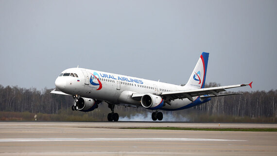 Самолет «Уральских авиалиний» приземлился после срабатывания сигнализации
